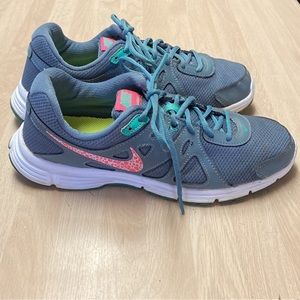 Nike Revolution 2 Women 10 Running Shoes in Gray/Aqua/Pink